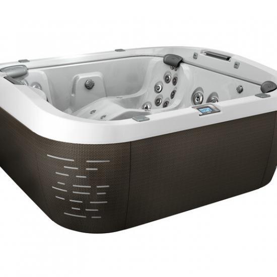 J-575 Luxury Lounge Seating Centerpiece Hot Tub